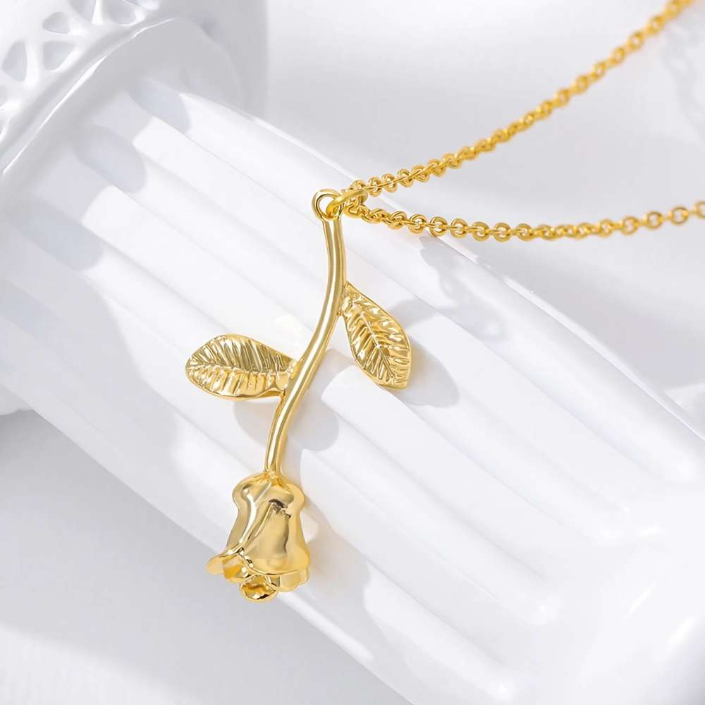 Collier avec une rose