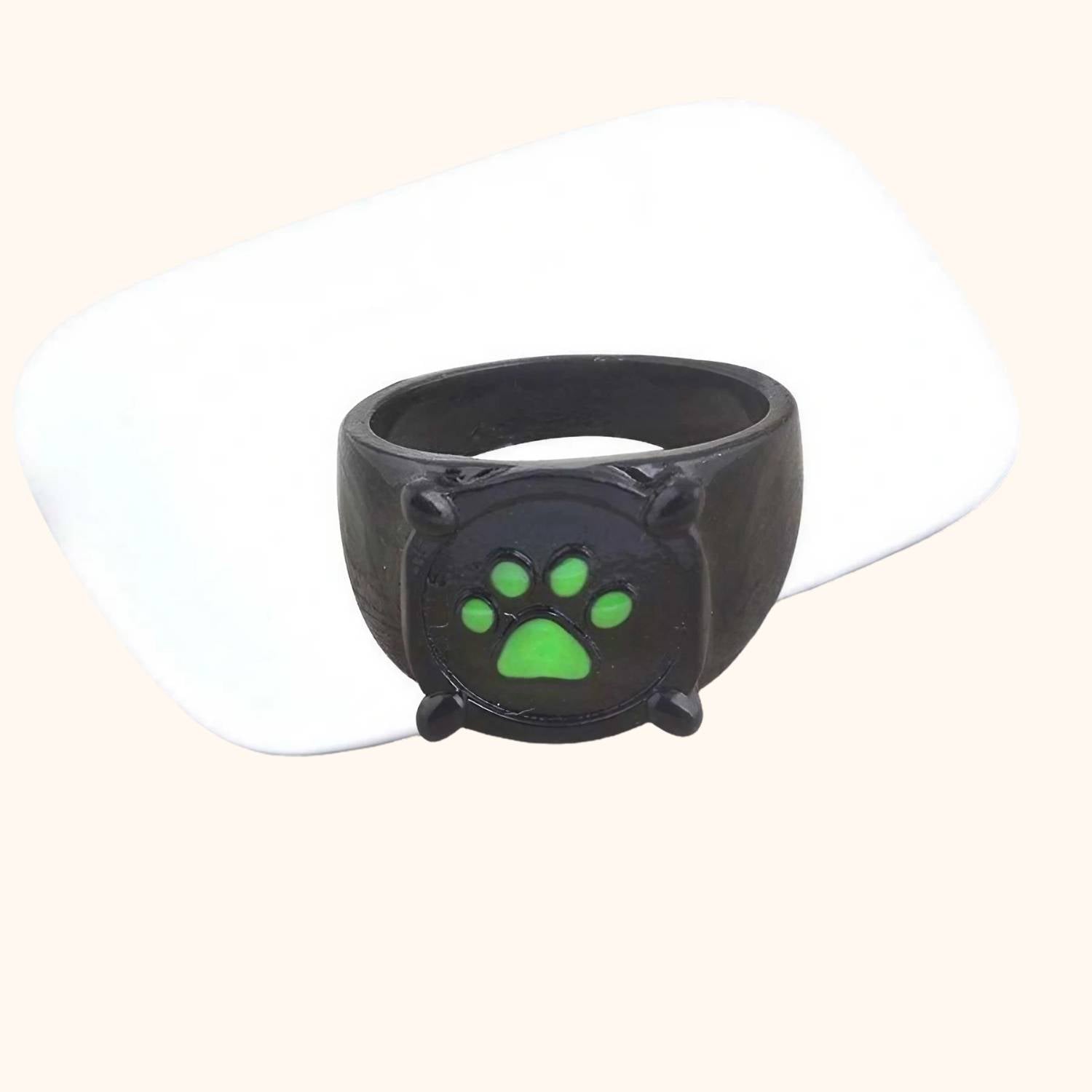 Bague noire patte de chat