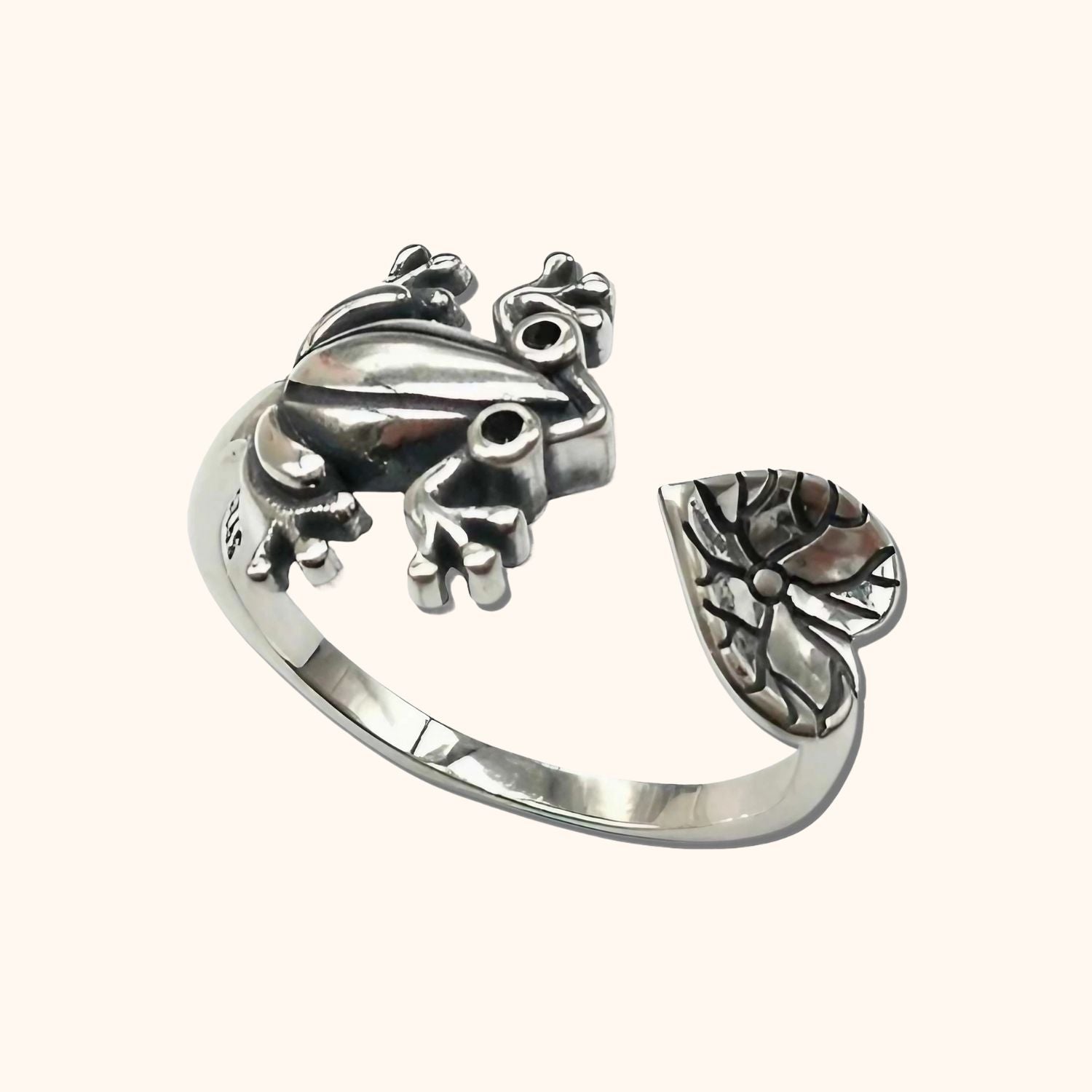 Bague la grenouille argentée
