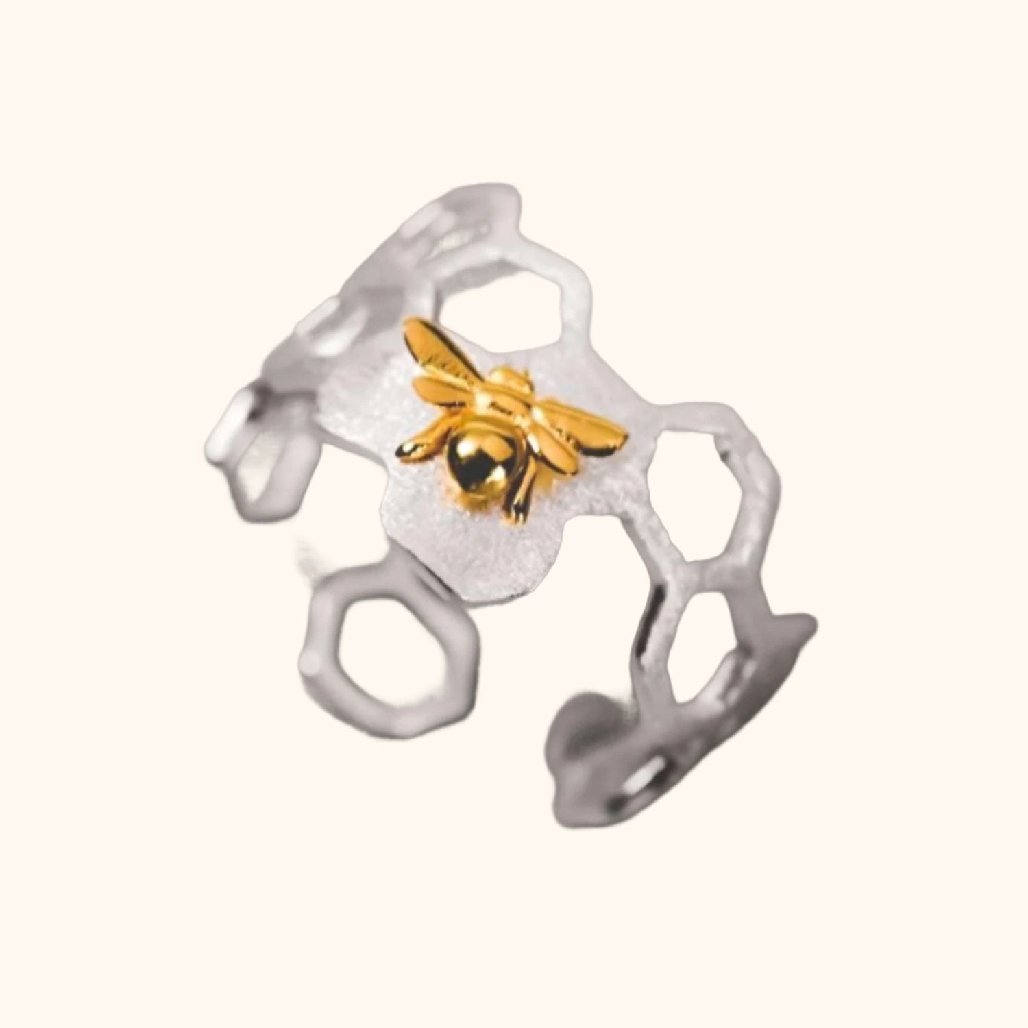 Bague abeille luxueuse