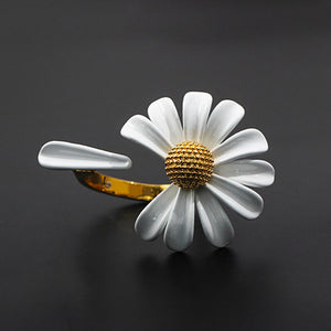 Bague la marguerite au doigt - Le Petit Fermier
