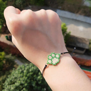 Bracelet patte de chien en perles vertes - Le Petit Fermier