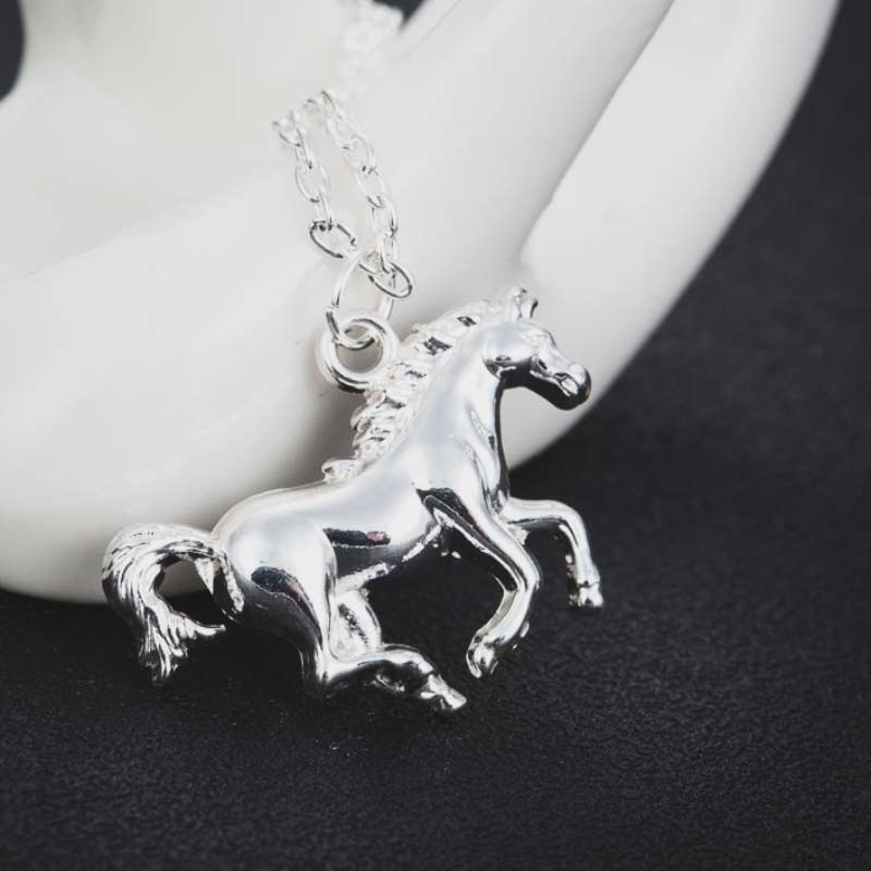 COLLIER DE CHEVAL très ancien, en cuir, bel objet de décoration possible EUR 50,00 - FR COLLIER DE CHEVAL très ancien, en cuir, bel objet de décoration possible EUR 50,00 - FR