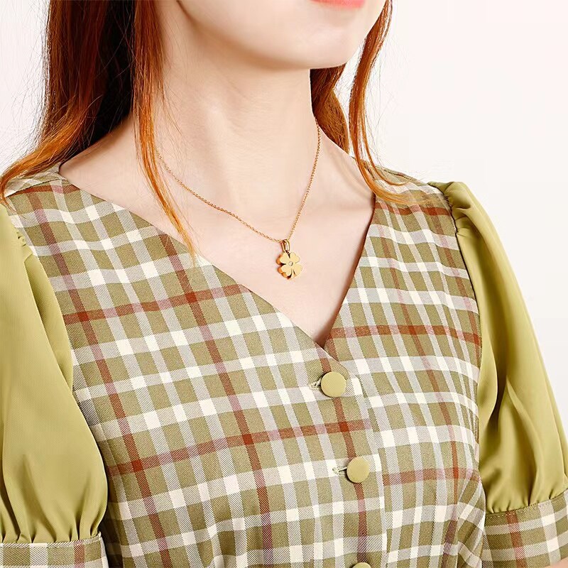 Collier or trèfle