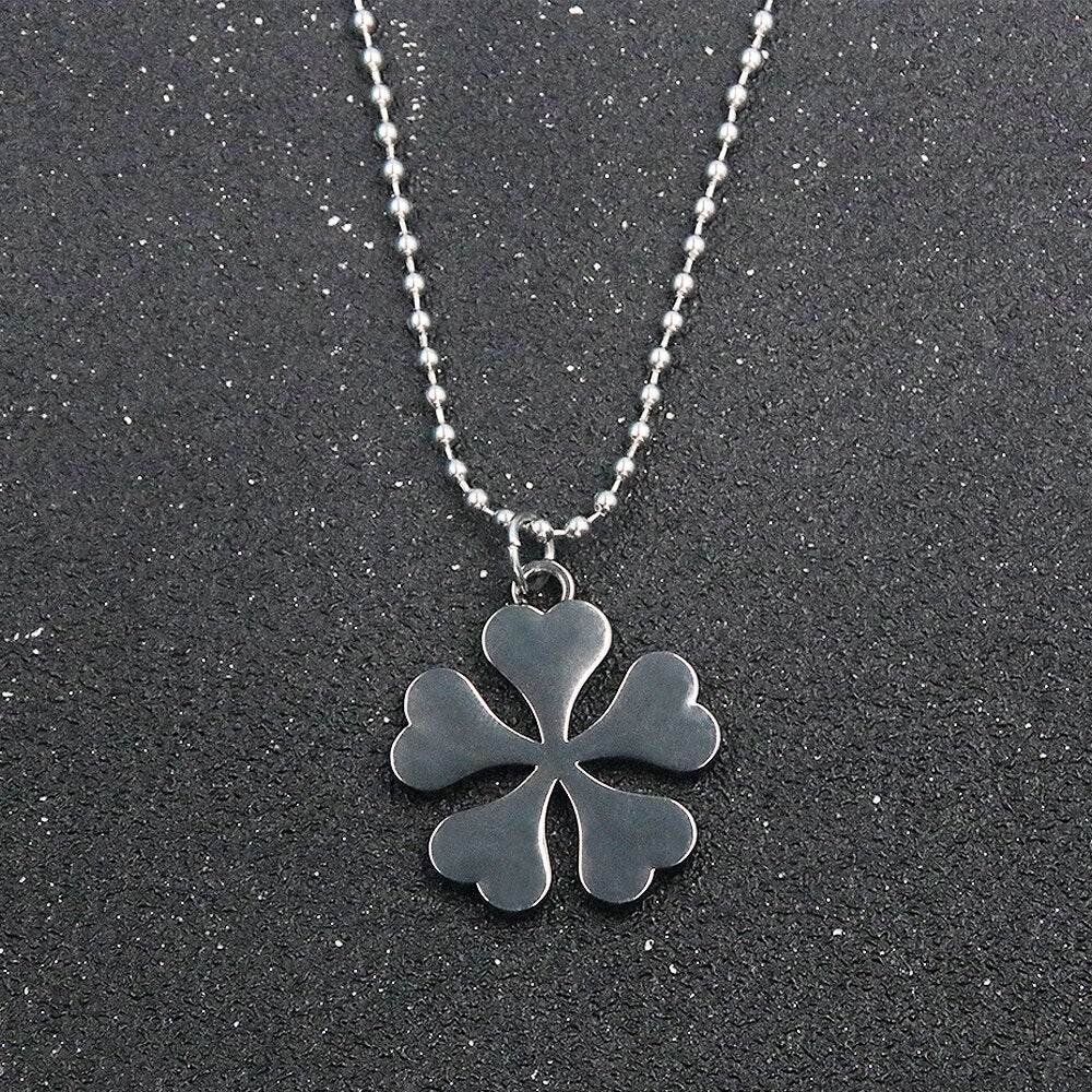 Collier trèfle noir