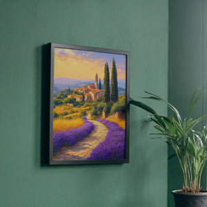 Sous le soleil couchant, le sentier de pierres s’enroule parmi les lavandes en fleurs, menant vers un village ancien qui semble suspendu dans le temps, un havre de paix où la lumière caresse doucement chaque pierre
