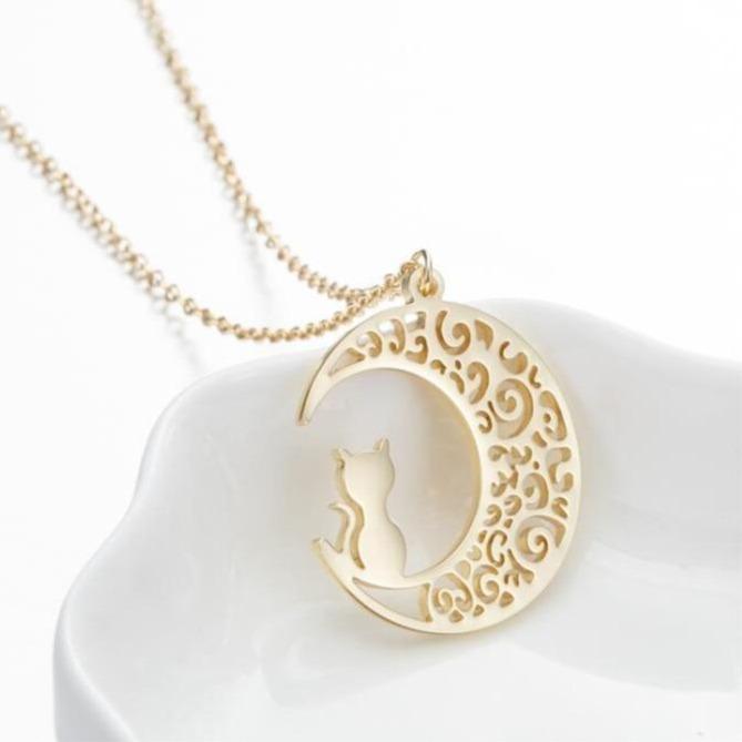 Collier doré chat perché sur la lune - Le Petit Fermier